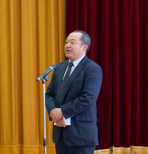 事業方針を発表する田川新会長